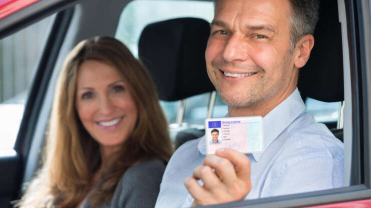 Renovar tu carnet de conducir en Sevilla: por qué hacerlo en Centro Médico Abril