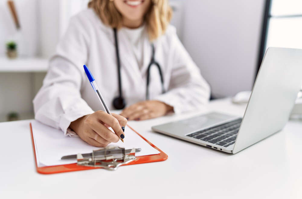 Certificados médicos en Sevilla para trámites, actividades y oposiciones