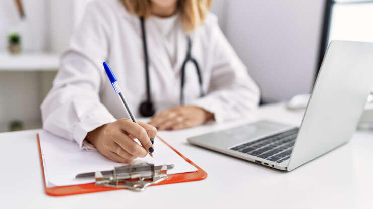 Certificados médicos en Sevilla para trámites, actividades y oposiciones